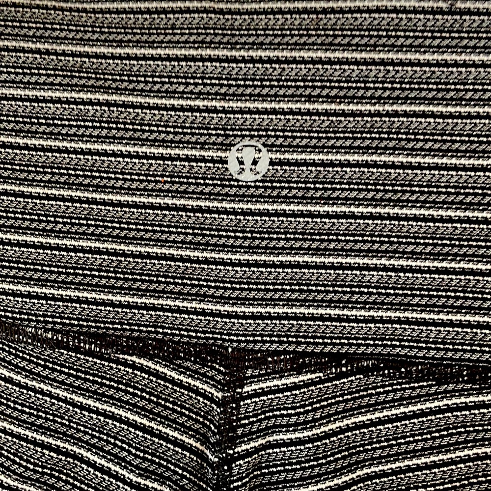 Lululemon leggings black and white pattern